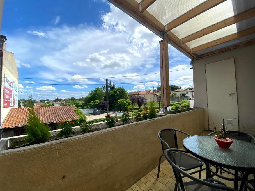 Ferienwohnung Appart Aux Deux Colombes Avec Balcon Et Garage Pamiers Exterior foto